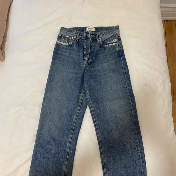 90’s high rise agolde jeans in black and dark wash blue. - Picture 7 of 7